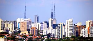 São Paulo city skyline with tall buildings representing the urban real estate market - Photo by Felipe Miranda on Unsplash